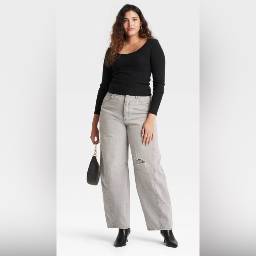 Universal Thread High-Rise Curved Leg Jeans
